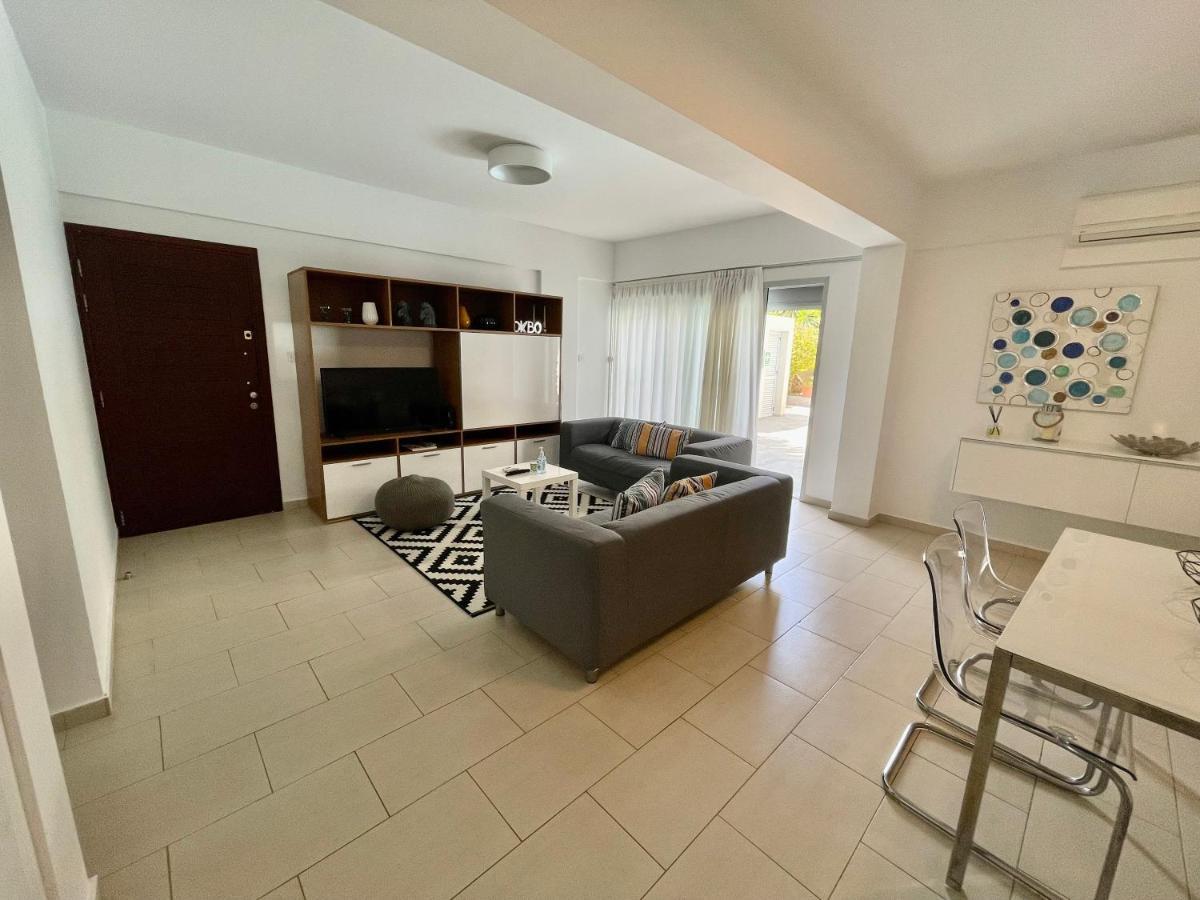 Amazing 2-Bedroom Apartment With Pool!! Лимасол Экстерьер фото